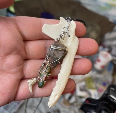 Grey Fox Jaw Necklace with Arrow Head Grey Fox Jaw Necklace with Arrow Head