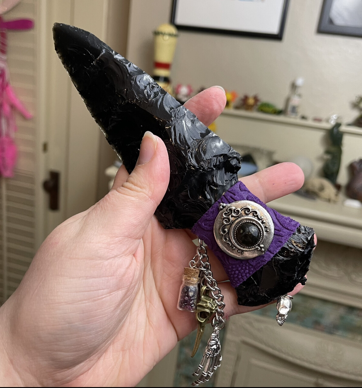 8-inch Knapped Obsidian Dagger (Inspired by the character Caligo Tenebris from Mercy's Light)
