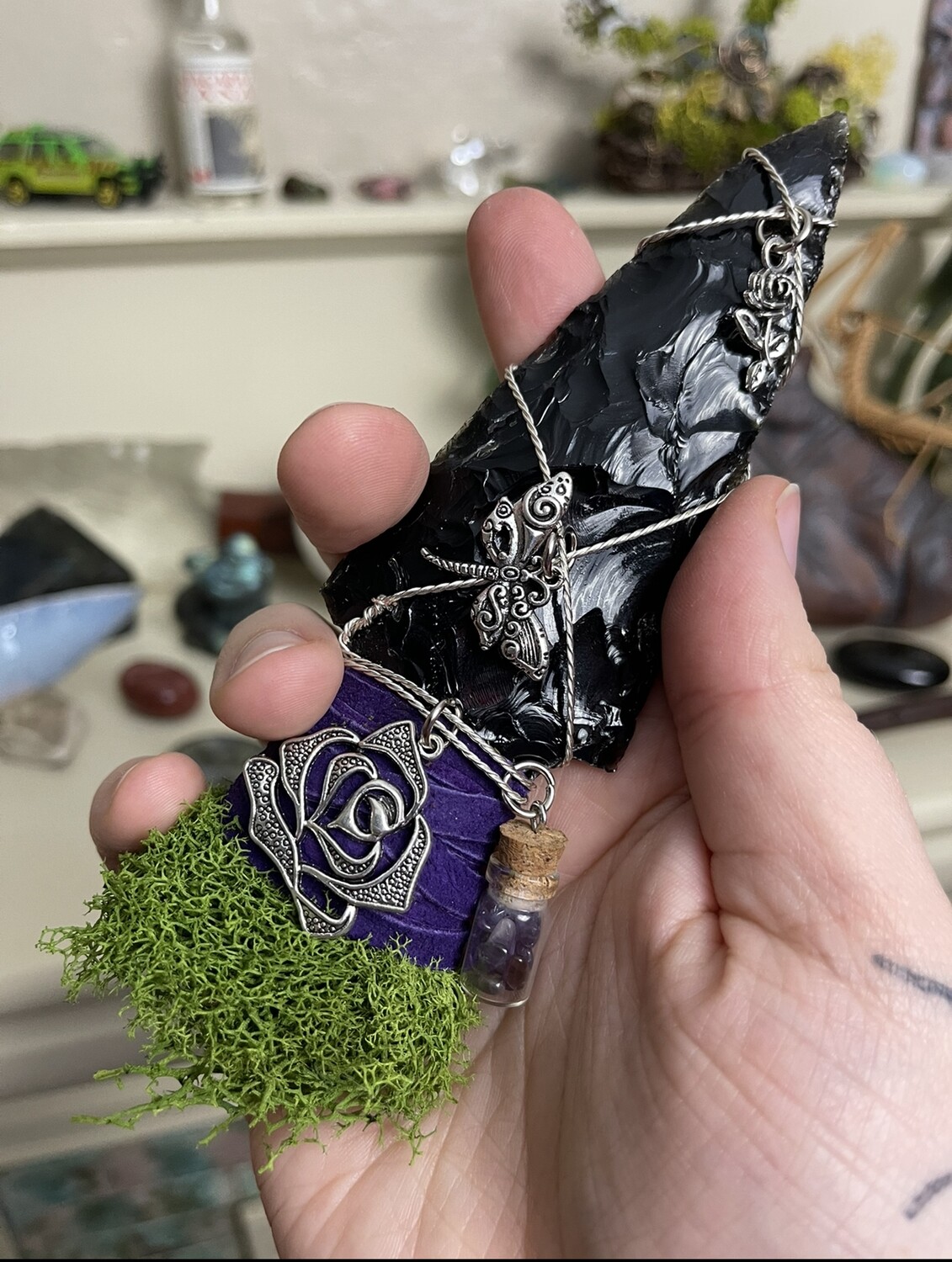 6-inch Knapped Obsidian Dagger with Amethyst