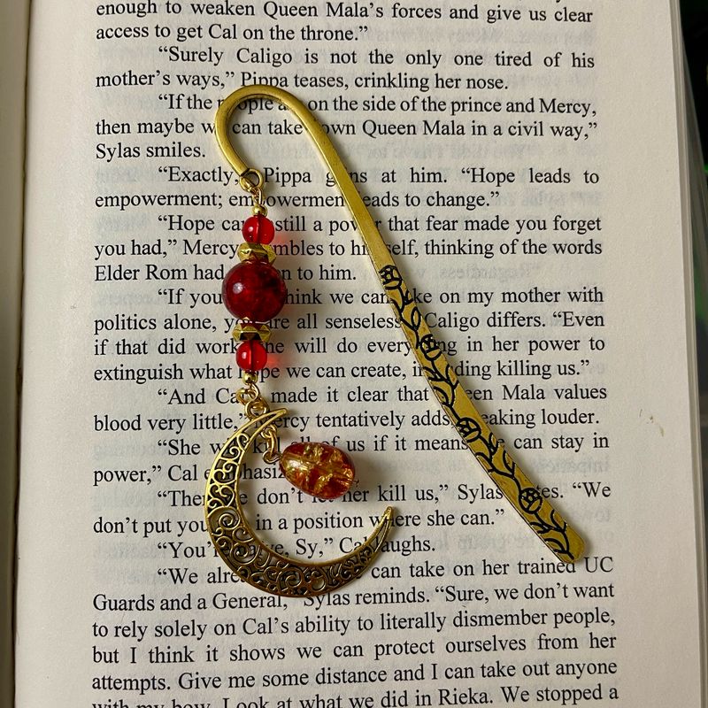 Red Crackle Bead Crescent Moon Gold Book Hook