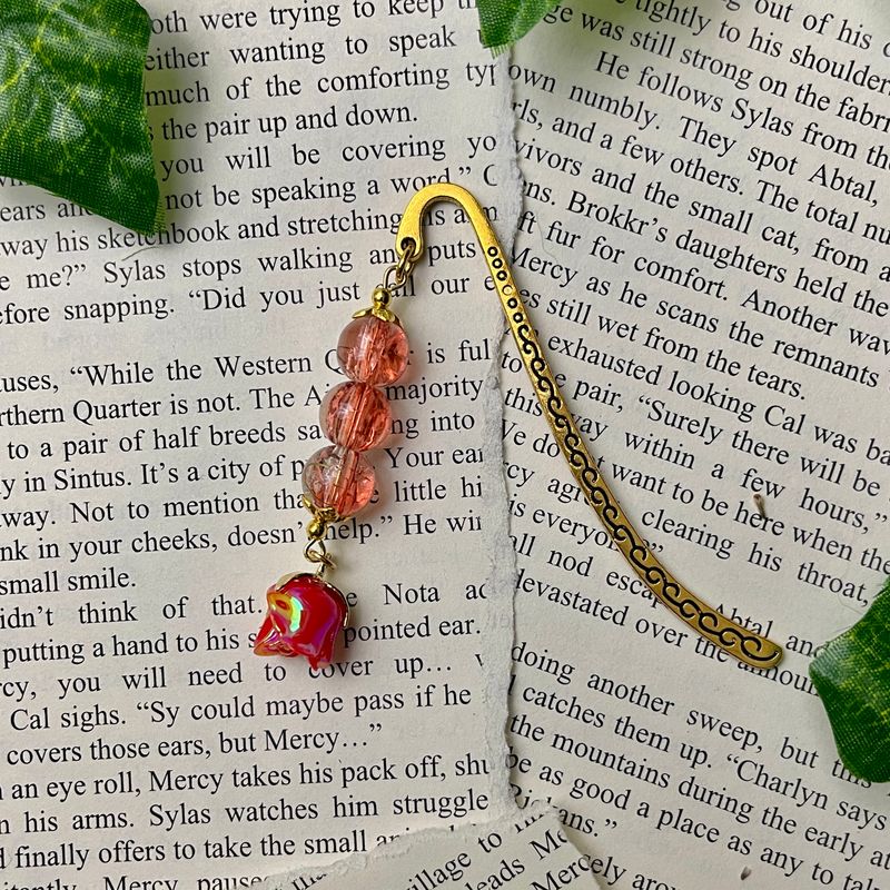 Gold Rose with Red/Pink Crackle Beads Small Book Hook