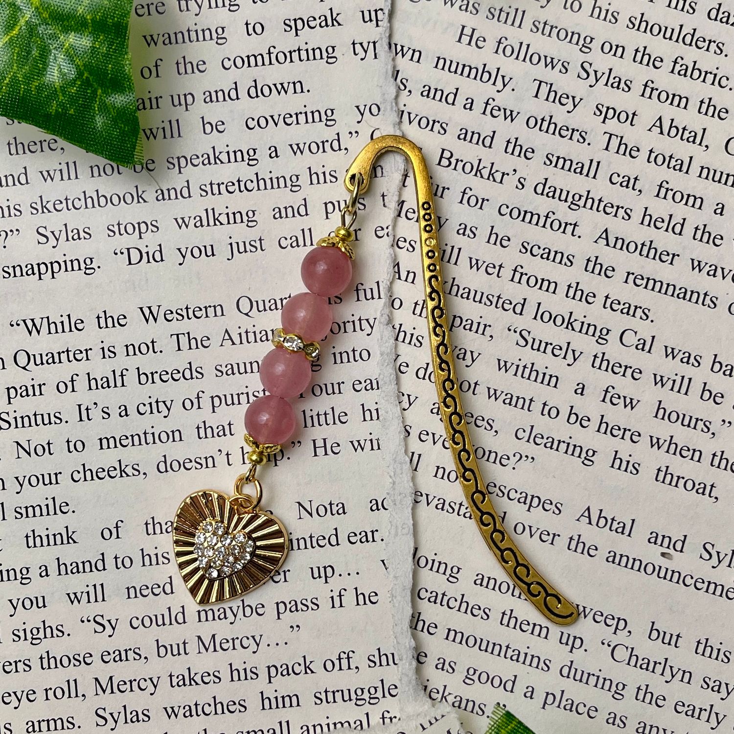 Gold Rhinstone Heart with Strawberry Quartz Beads Small Book Hook