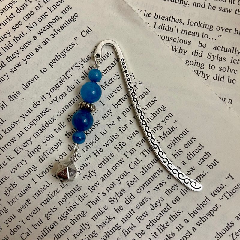 D20 Blue Bead Small Book Hook