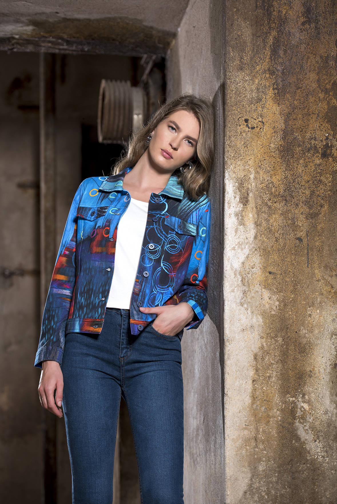 Simply Art Dolcezza: Distilling Colors Of Beauty Abstract Art Jacket SOLD OUT Dolcezza_SimplyArt_59628