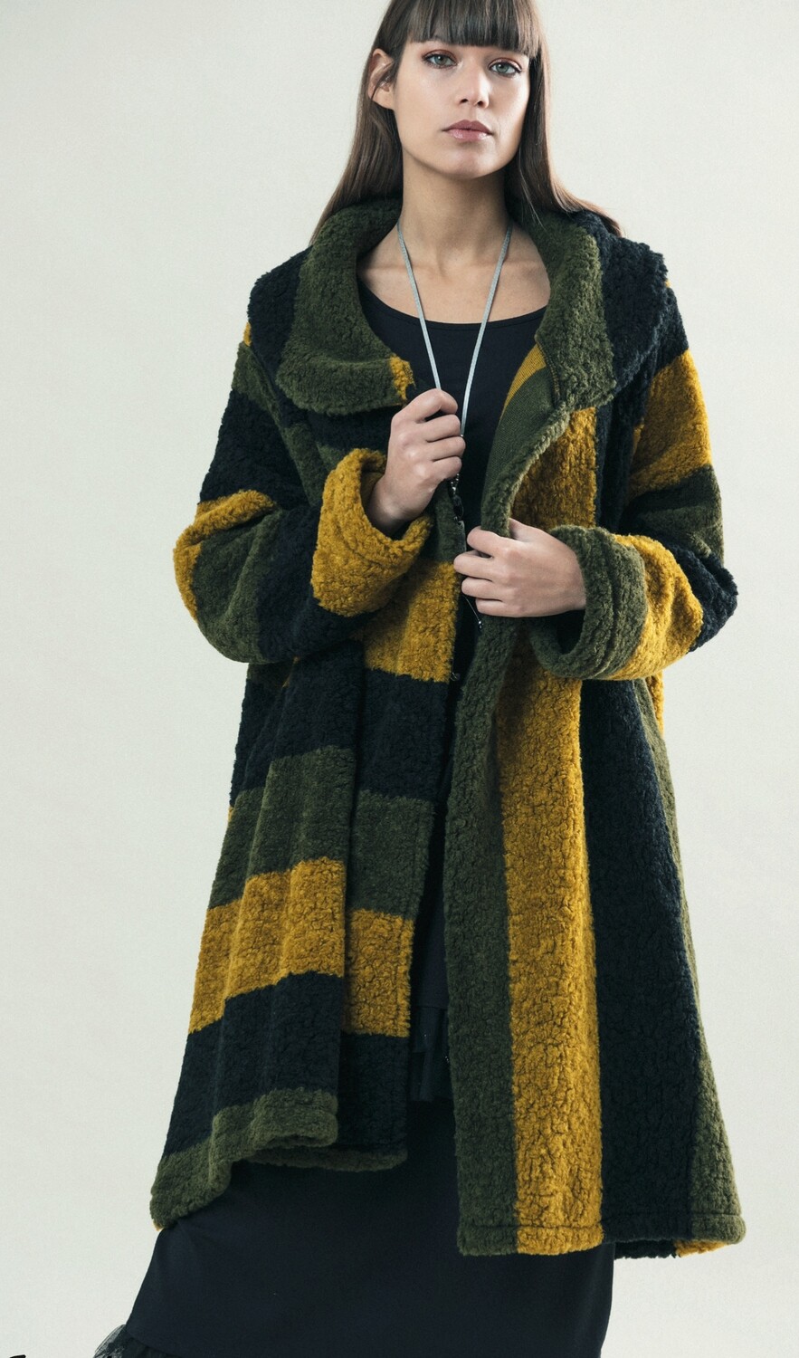 G!OZE: Color Contrast High Low Wool Coat