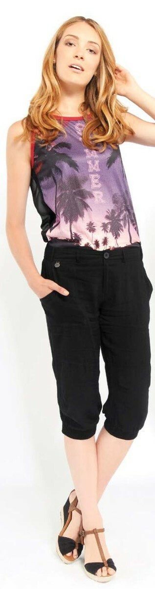 Smash! Spain: Pocket Capri Pants, 2 Colors