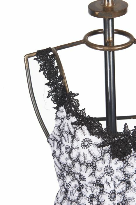 Save The Queen: Sexy Daisies In The Night Embroidered Dress