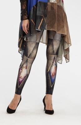 IPNG: Who Is The Woman Legging