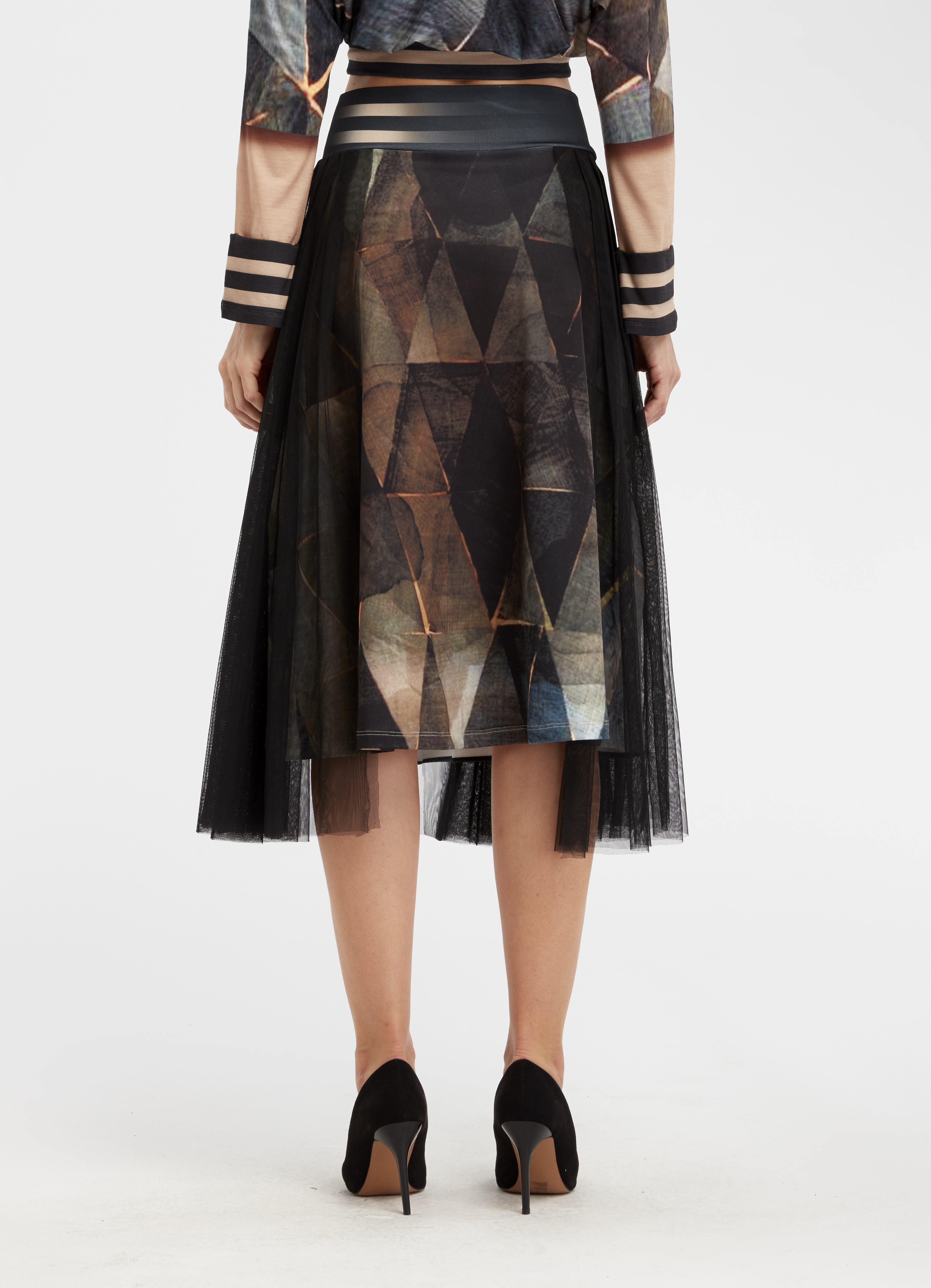 IPNG: Who Is The Woman Behind This Illusion Flared Skirt