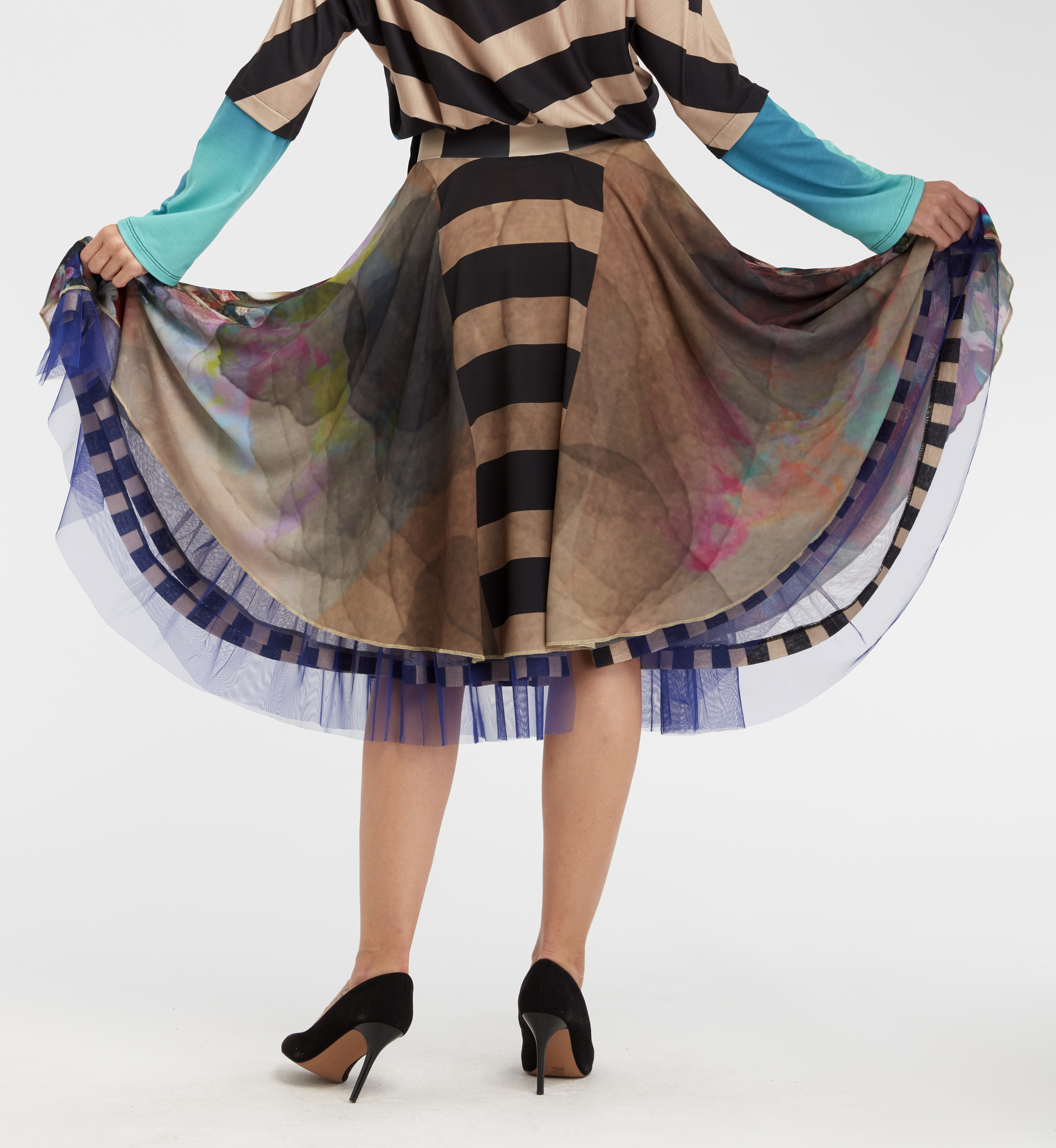 IPNG: Who Is The Woman Behind This Illusion Midi Skirt
