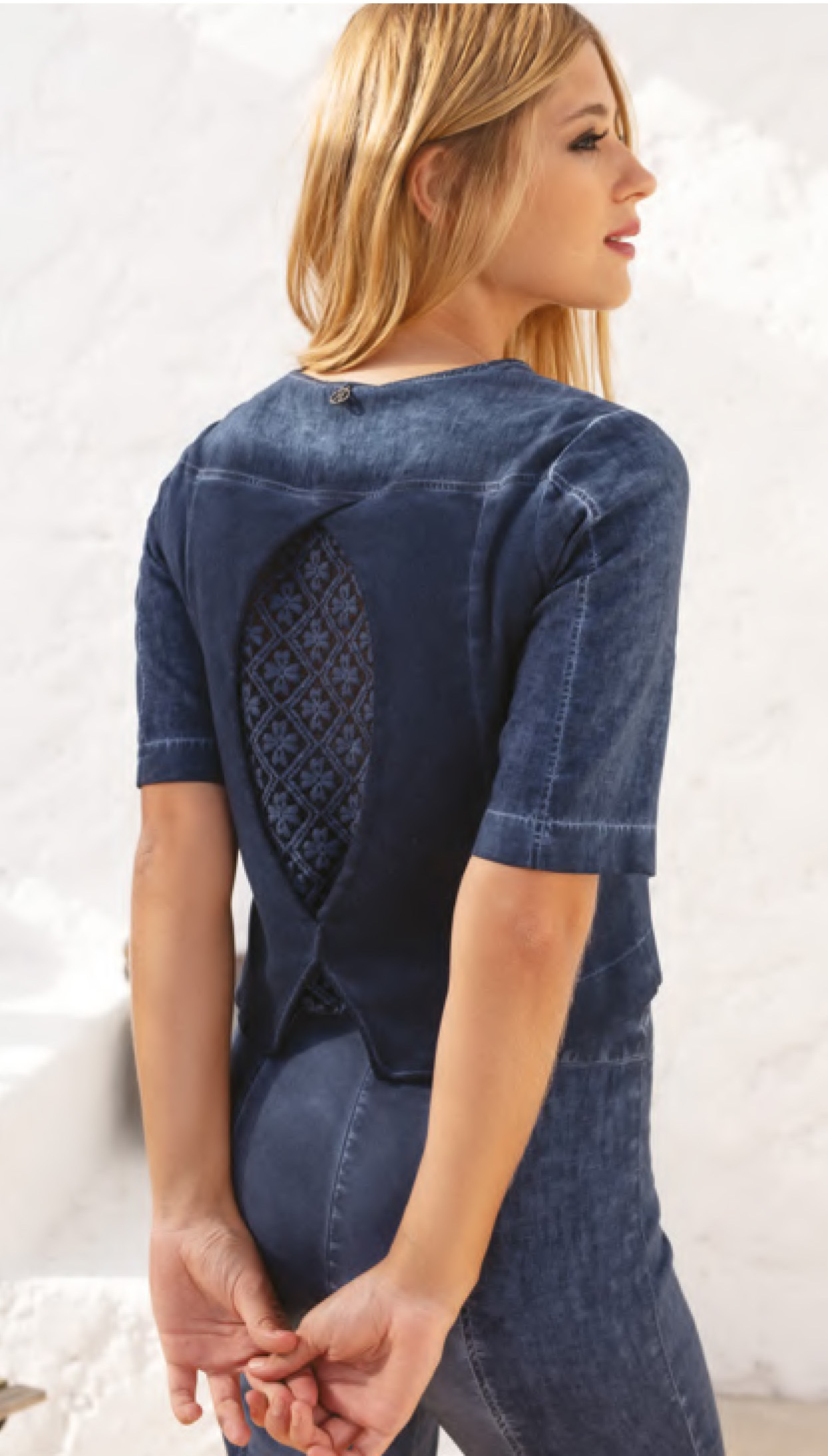 Maloka: Shades of Blue Linen Cropped Pant