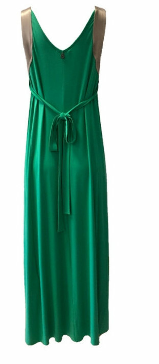 Maloka: Bewitchingly Comfortable Contrast Slit Hem Maxi Dress