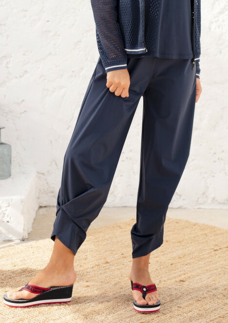 Maloka: Comfy Fit Tulip Cut Cropped Pants (More Colors!)
