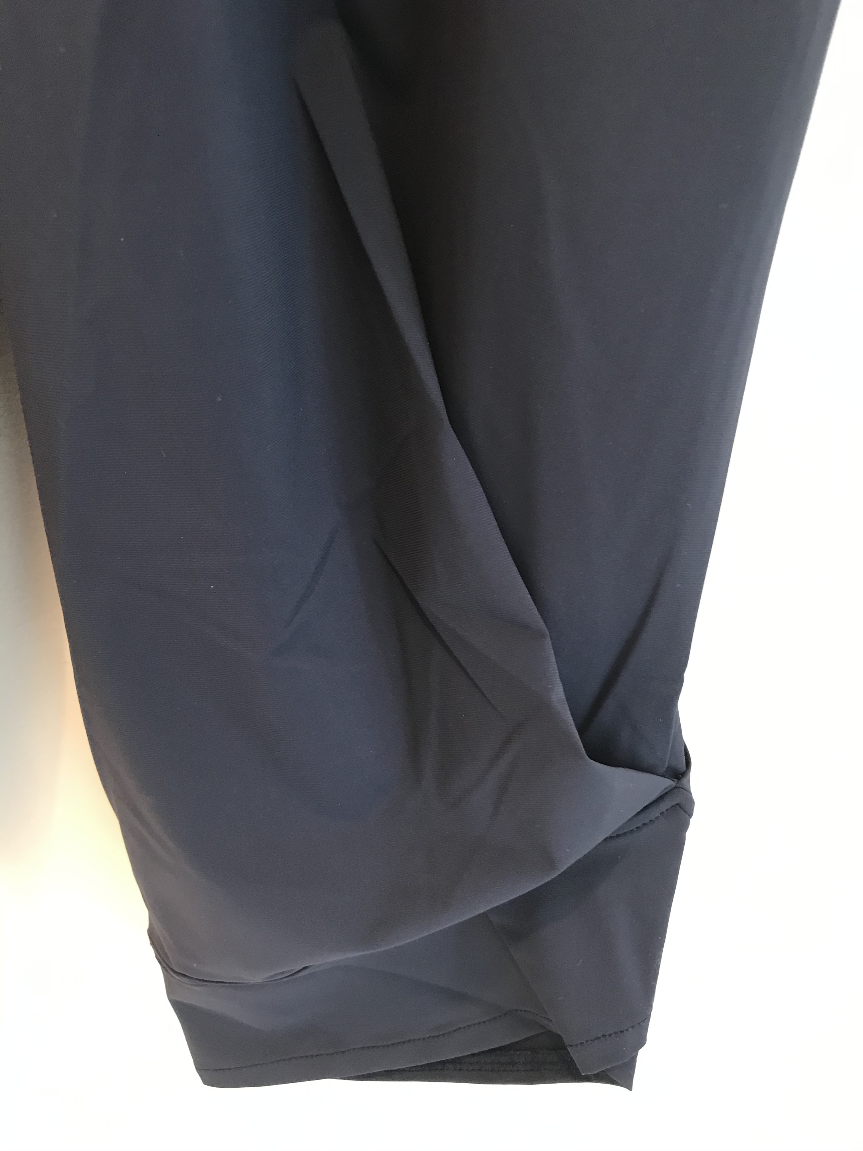 Maloka: Comfy Fit Tulip Cut Cropped Pants (More Colors!)