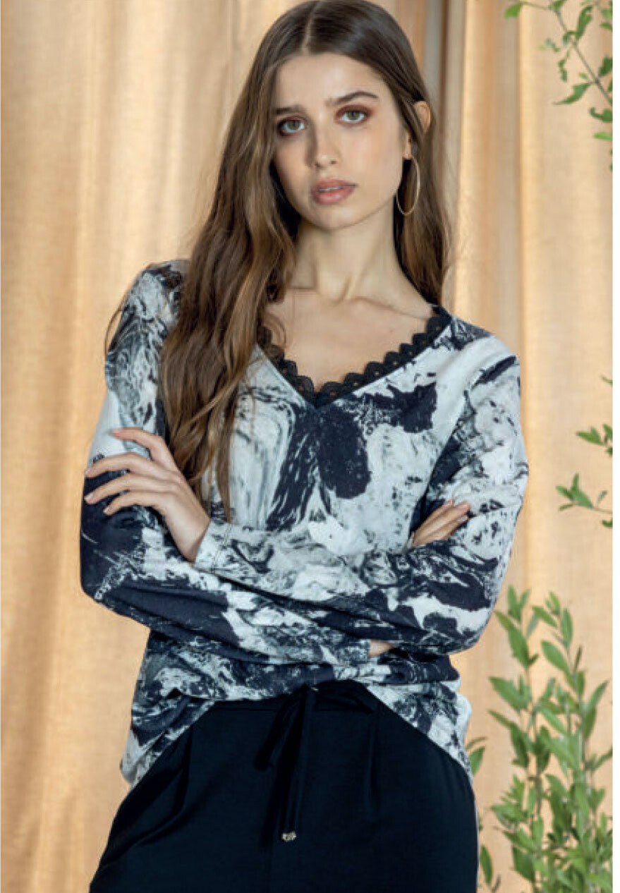 Maloka: In Black & White Art Tricot T-Shirt