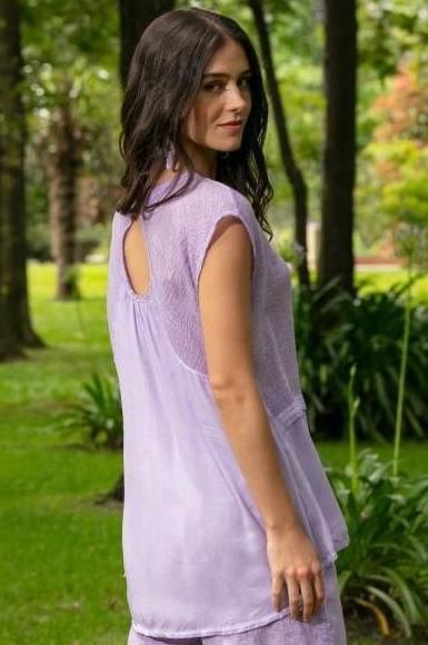 Maloka: Lavender Linen Keyhole Top