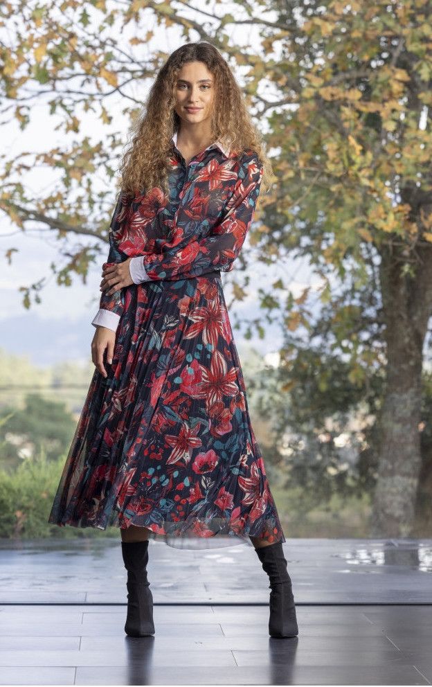 Maloka: Maloka: Red Lily Crinkled Maxi Skirt