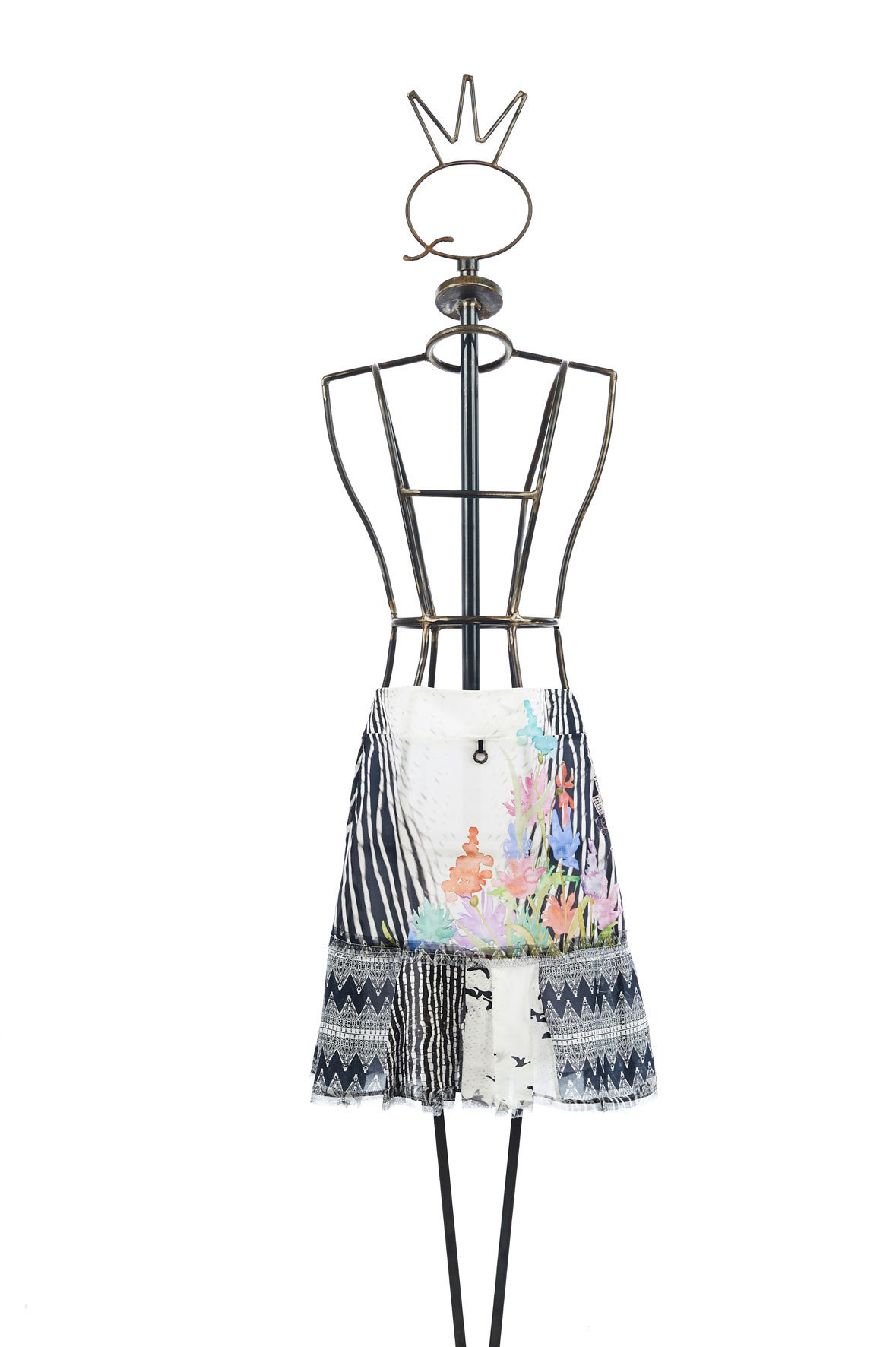 Save The Queen: Fly Me Away In Silk Knee-Length Skirt