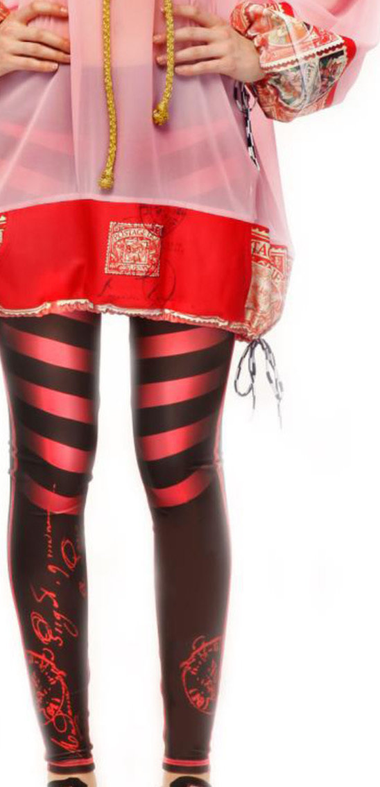 IPNG: Queen of Hearts Bejeweled Inscripted Legging