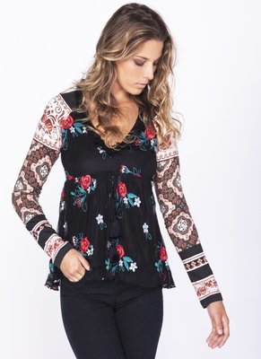 Savage Culture: Little Black Rosette Fit & Flare Tunic San Petersburgo Savage Culture: Little Black Rosette Fit & Flare Tunic San Petersburgo