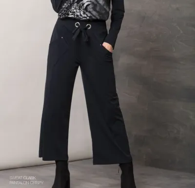 Maloka: Crisp Comfort Wide Leg Pocket Pant