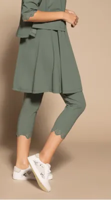 Maloka: Sleek Swirl Cropped Legging