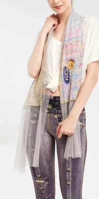 IPNG: Royal Summer Stamp Color Contrast Illusion Scarf