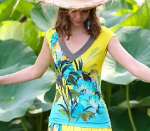 Paul Brial: Exquisite Blooms Of Maldives Flared T-Shirt
