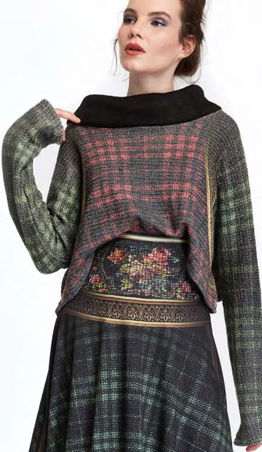 IPNG: Back To Black Tartan Pullover