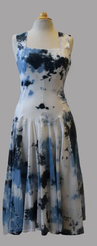 Luna Luz: Romantic Square Neck Dyed Midi Dress In Clouds