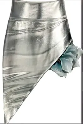 IPNG: Fuzzy Reflections Skirt Bloom Silver