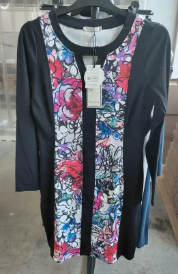 Maloka: Keyhole Décolletage Contrast Dress In Amour Roses
