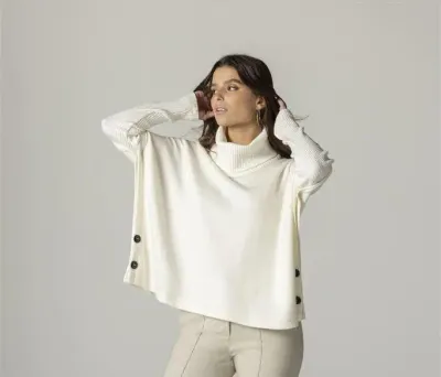 Maloka: Boxed Cut Side Buttoned Pullover