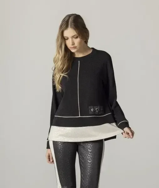 Maloka: Multi-Media Flared Pullover In Contrast