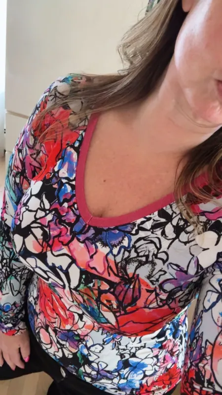 Maloka: Amour Roses Sweater Top
