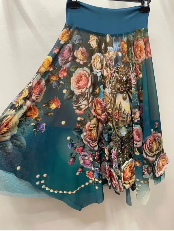 IPNG By Wild Curves: Love Language Skirt Square