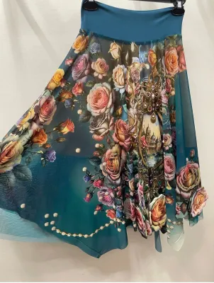 IPNG By Wild Curves: Love Language Skirt Square