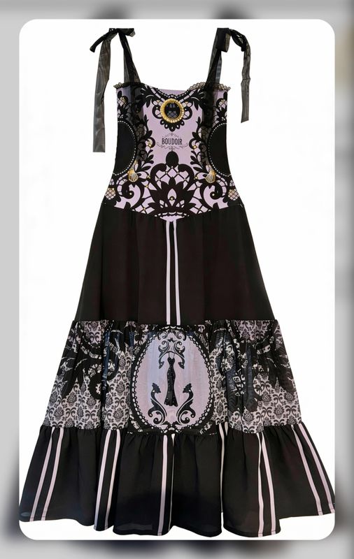 IPNG By Wild Curves: Le Chambre Flared Dress To Skirt Front