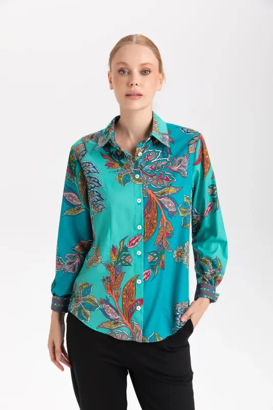 Isle Apparel By Wild Curves: Sea-green To Turquoise Lotus Buttoned Blouse Front 1