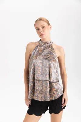 Isle Apparel By Wild Curves: Trevi Lotus Top Front 1