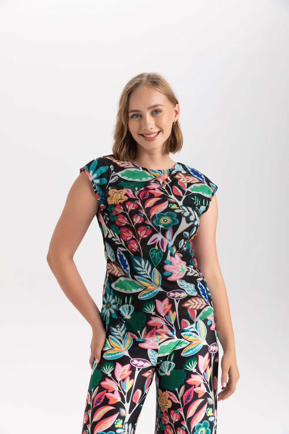 Isle Apparel By Wild Curves: Olivia Top  In Lush Leblon Florals Front