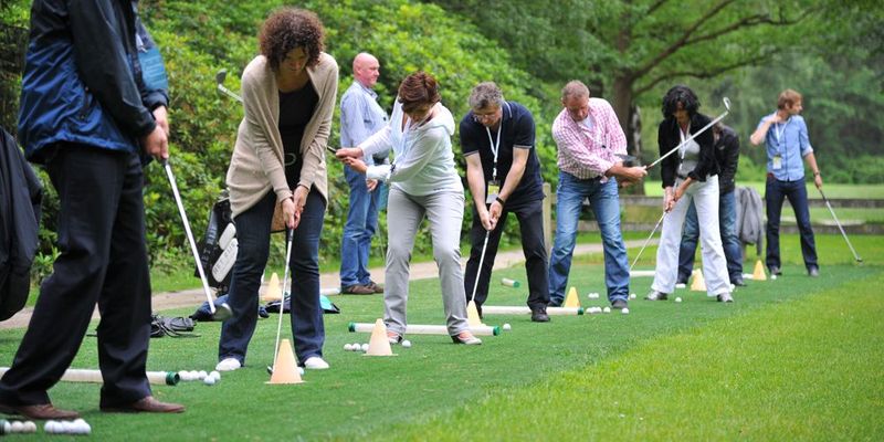 Golfclinic voor groepen met golfpro als instructeur, ideaal als actief bedrijfsuitje of teamactiviteit.