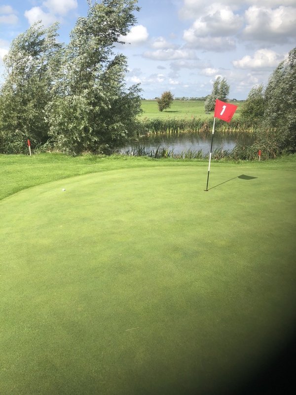 Greenfee 9 of 18 holes