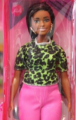 Fashionistas # 144