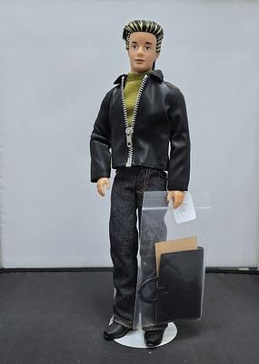 Modern Circle Ken