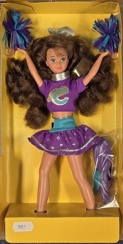 Cheerleader Courtney