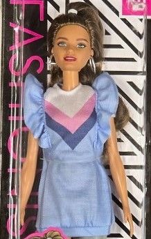 Fashionistas # 121