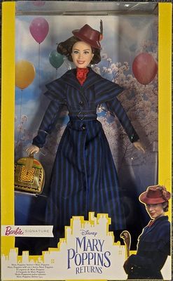 Mary Poppins Arrives