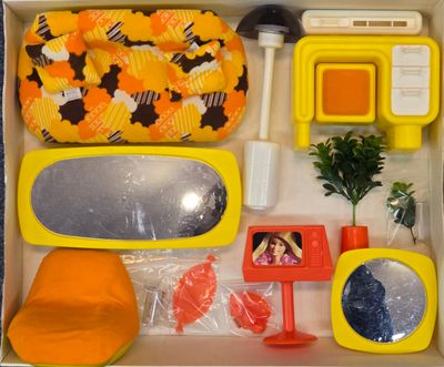 Furniture &amp; Pets Loose