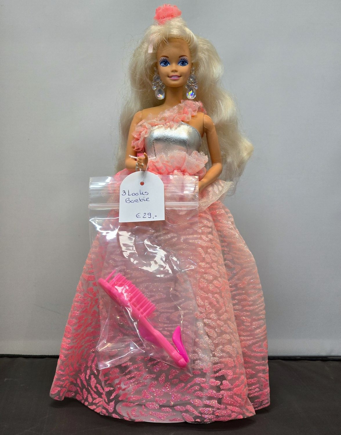 3 Looks Barbie
